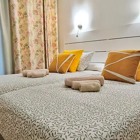 Atlantico - Pool, Ac, Parking, Close To The And Center Apartment